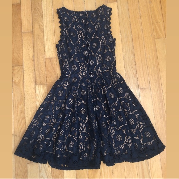 City Studio Lace Dress - Picture 2 of 3